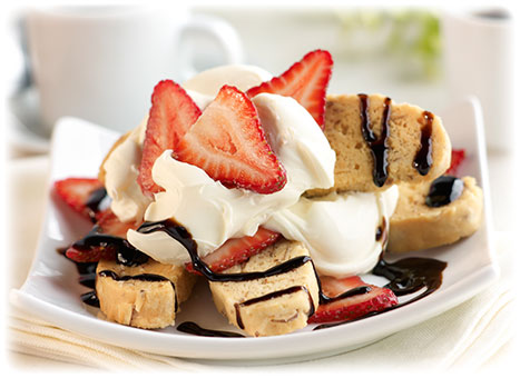 Mascarpone Crème with Strawberries and Biscotti